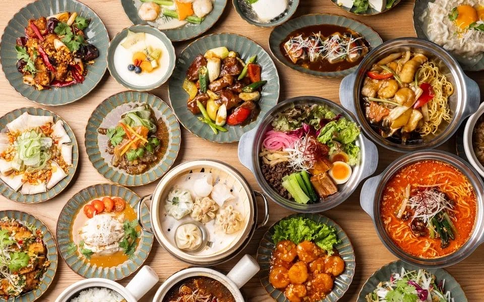 Một thực đơn đa dạng các món ăn vừa đẹp mắt vừa ngon miệng.