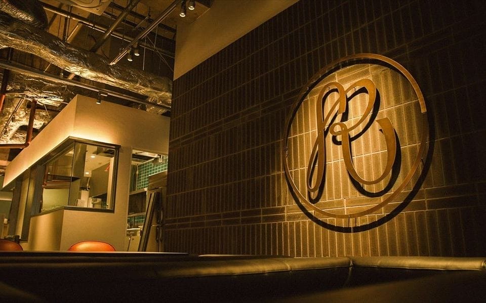 おしゃれな空間で楽しむ特別なディナー