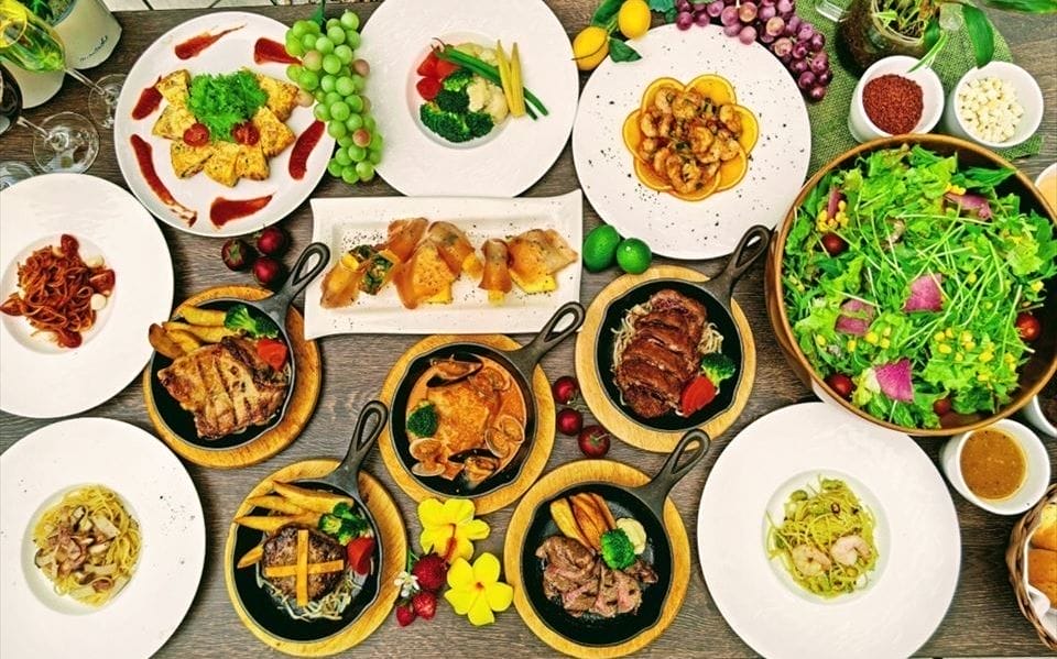 和洋中の人気専門店が集結したホール