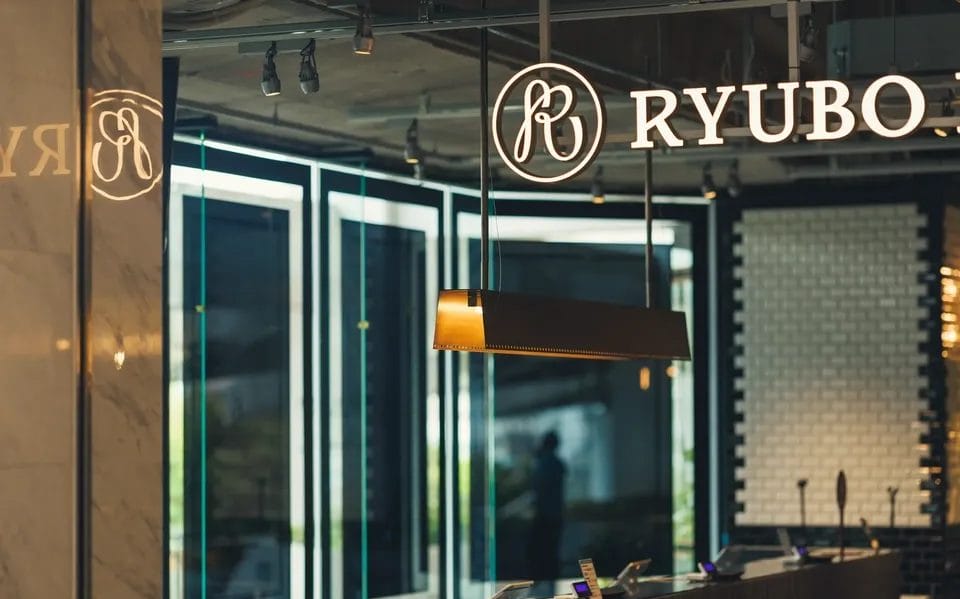 西町方面からも便利なフードホール