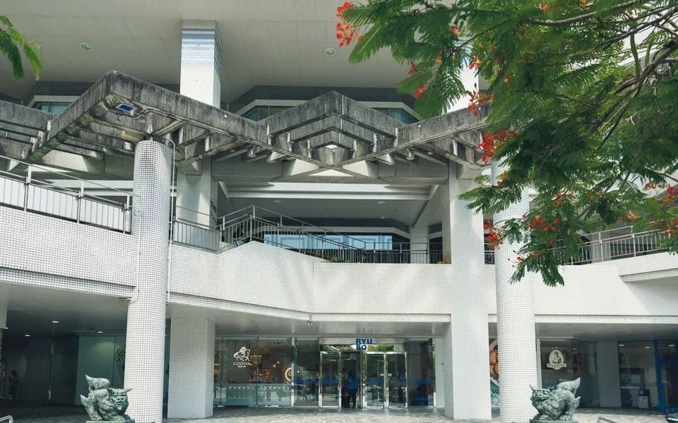 県庁前駅に直結したアクセス至便な立地