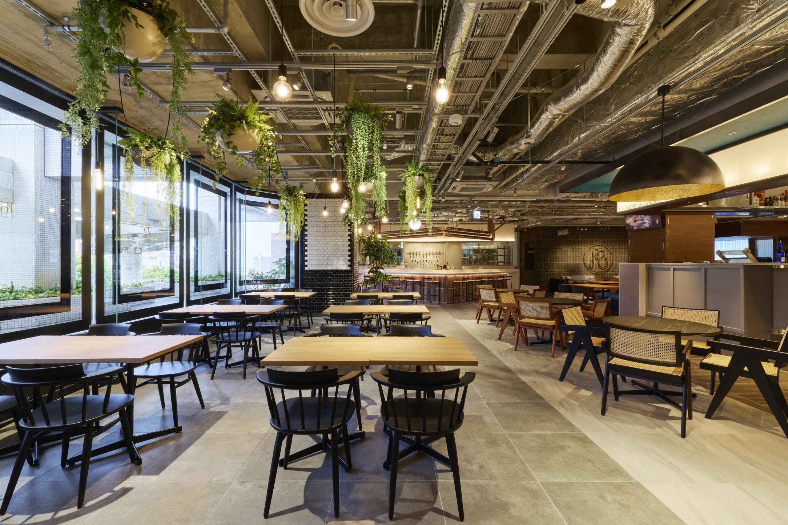 食の楽しさを一度に味わえる多彩な空間