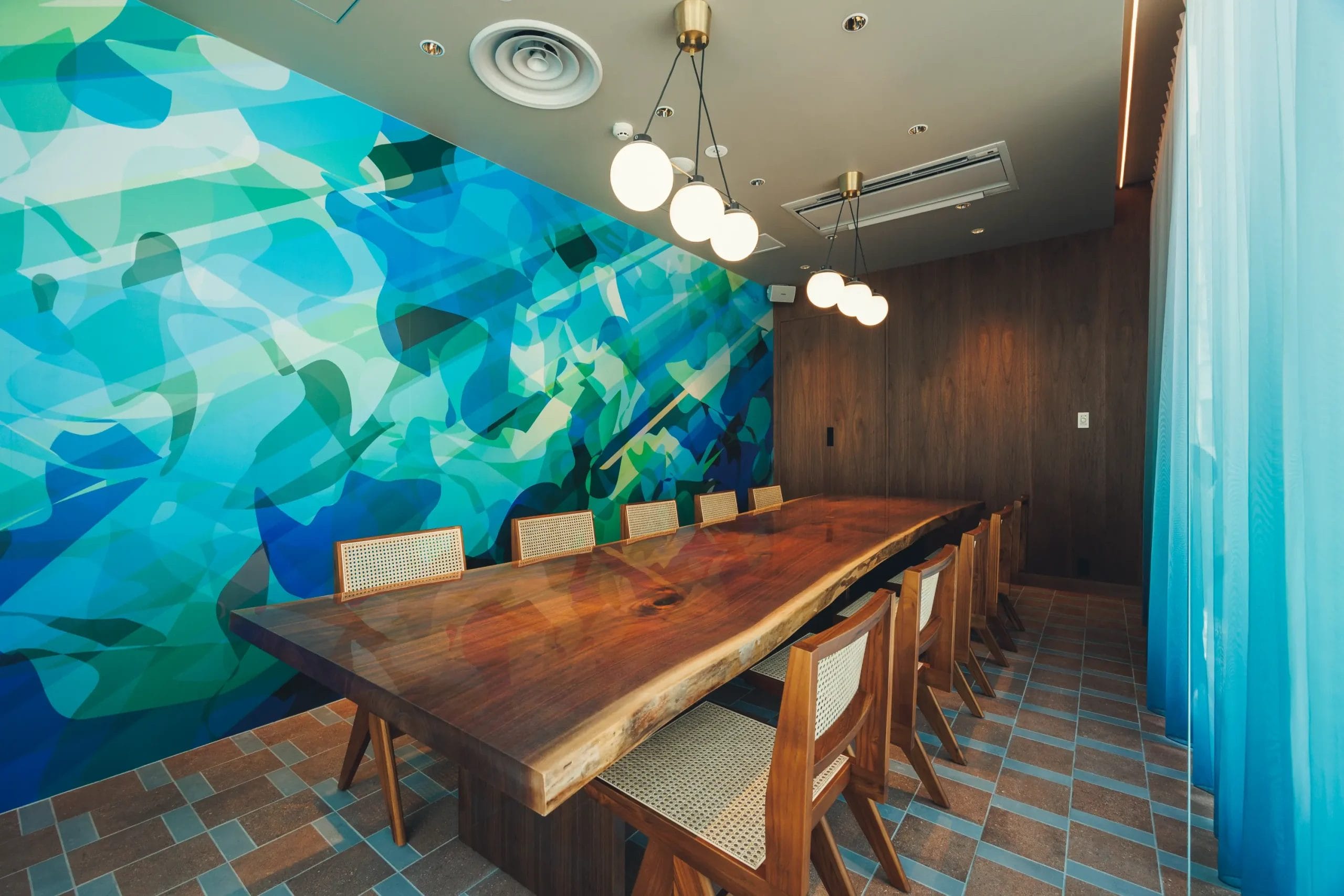 那覇でお洒落なディナーを個室で