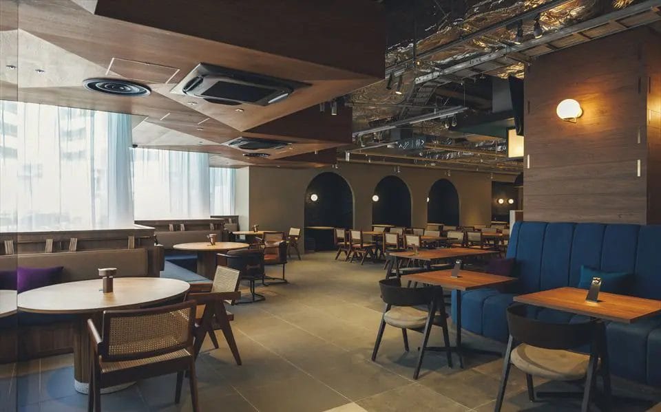 小禄にも近い広々としたフードホール