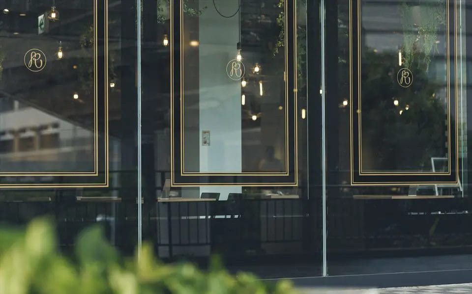 地理位置優越，鄰近沖繩美居酒店